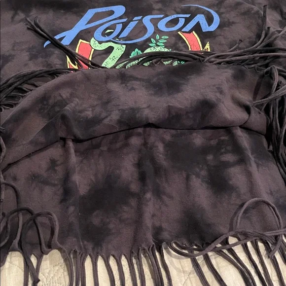 💙TRADED💙Vintage POISON fringe band shirt - Picture 12 of 12